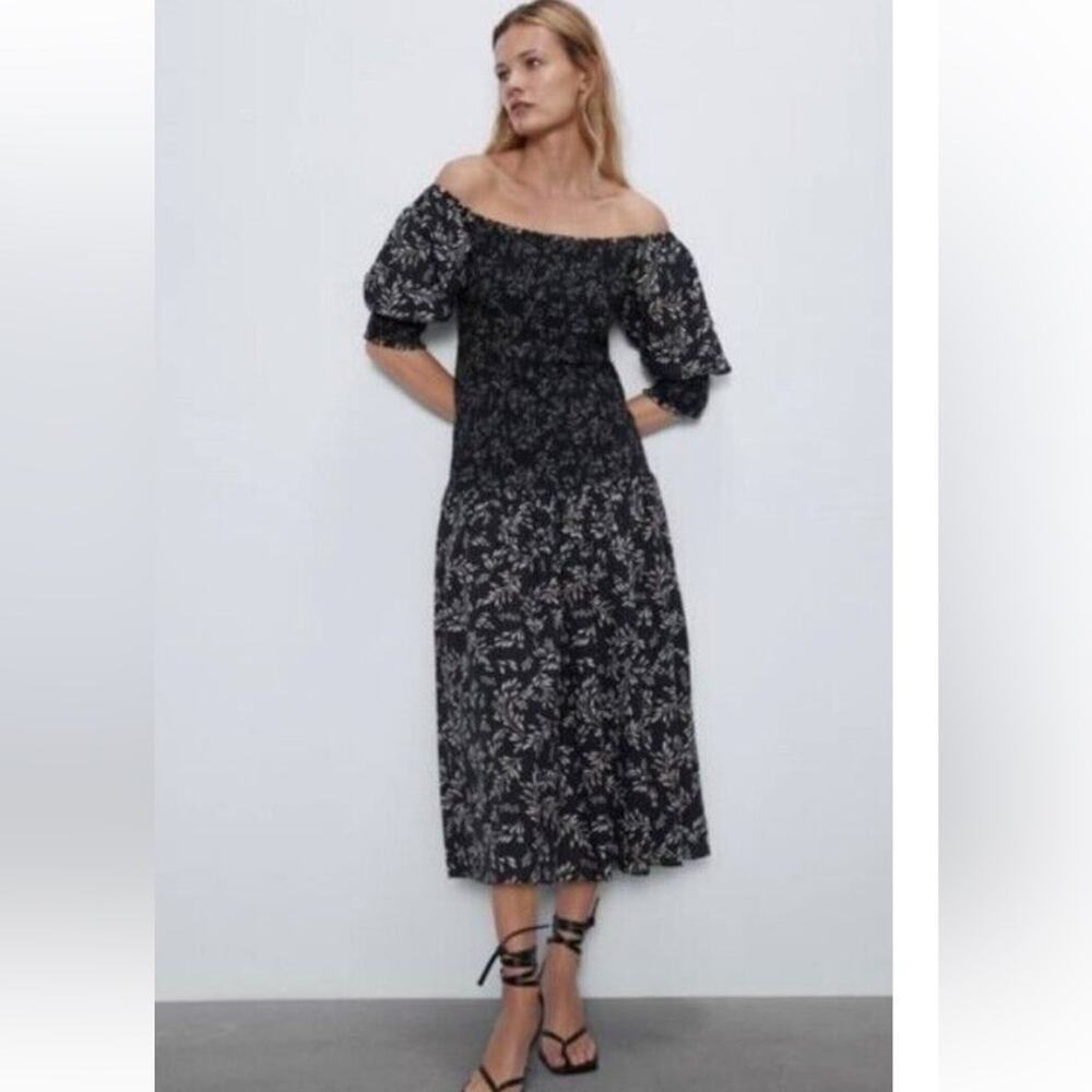 Zara‎ floral off shoulder dress with ruched slimming tummy area. size small